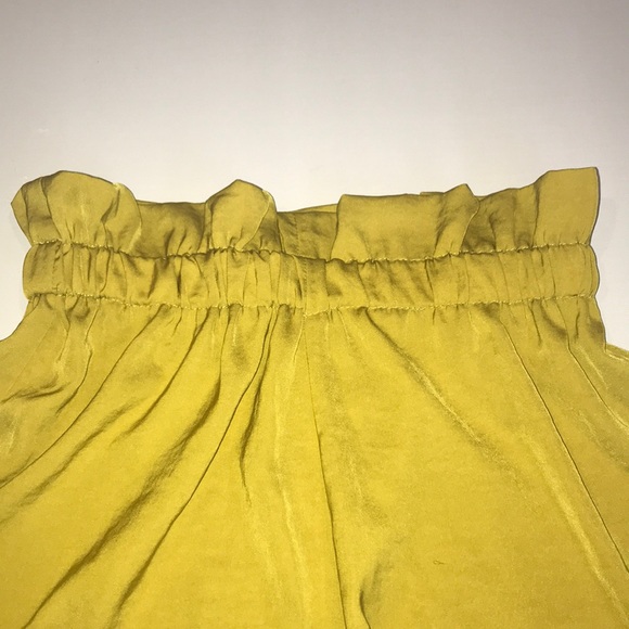NWT MISSGUIDED floaty chartreuse shorts ▪️sz 2 - Picture 3 of 8